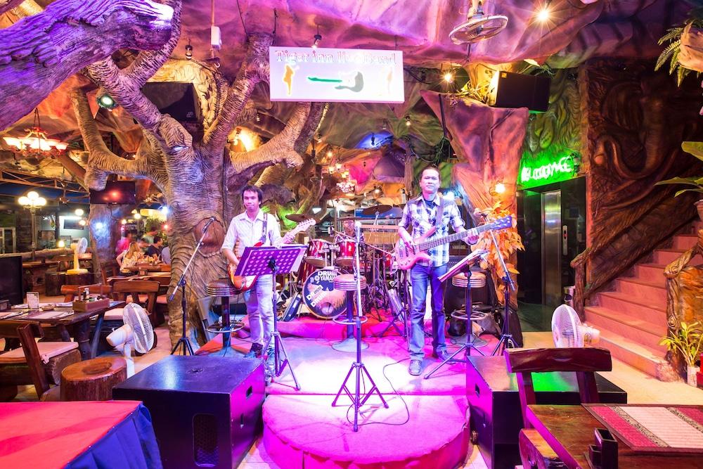Tiger Inn Patong Exterior photo