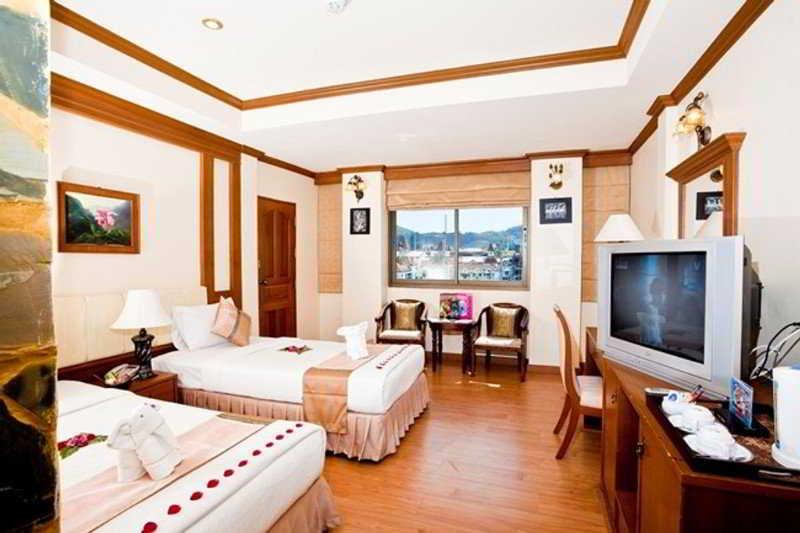 Tiger Inn Patong Exterior photo