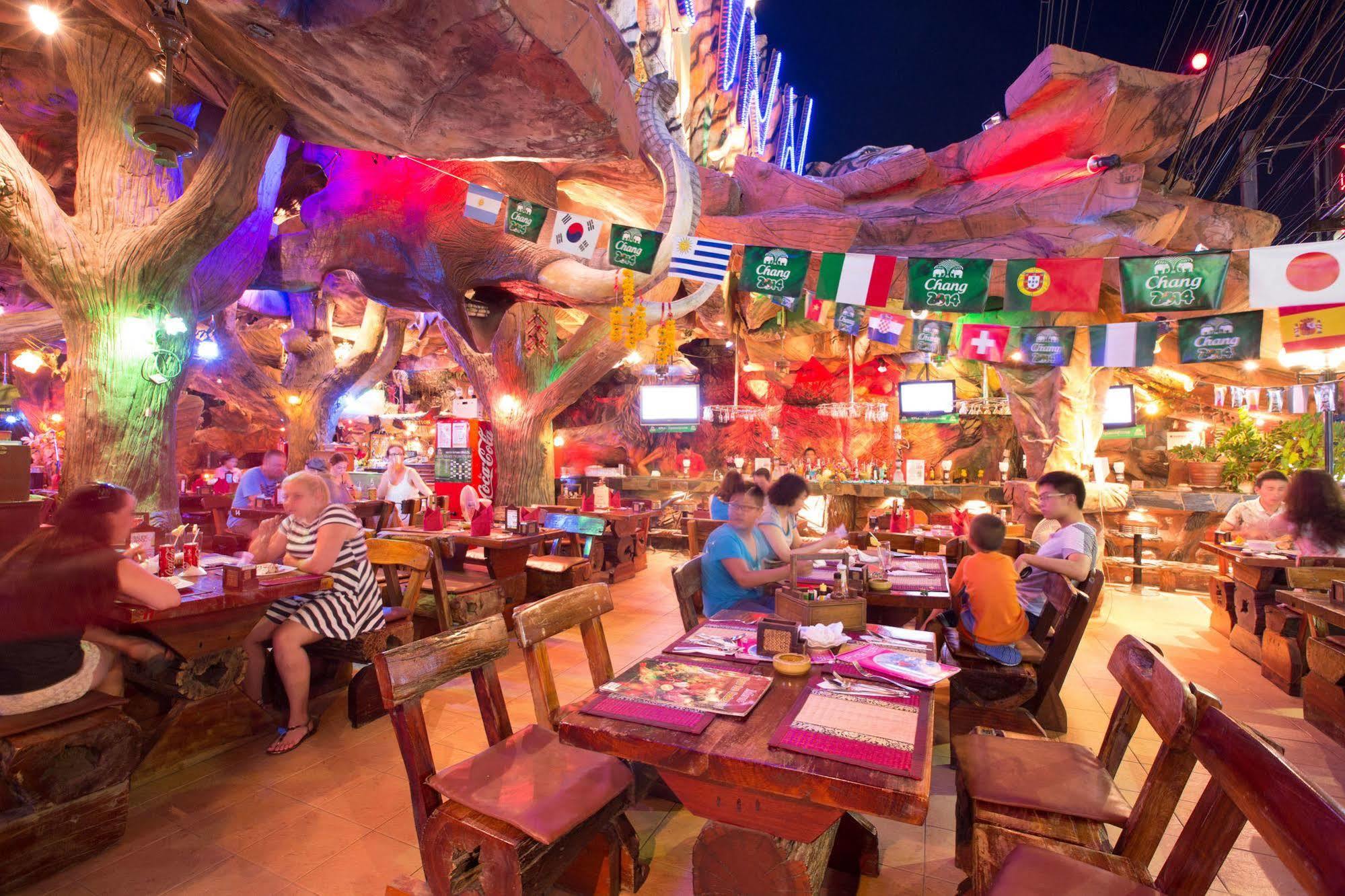 Tiger Inn Patong Exterior photo
