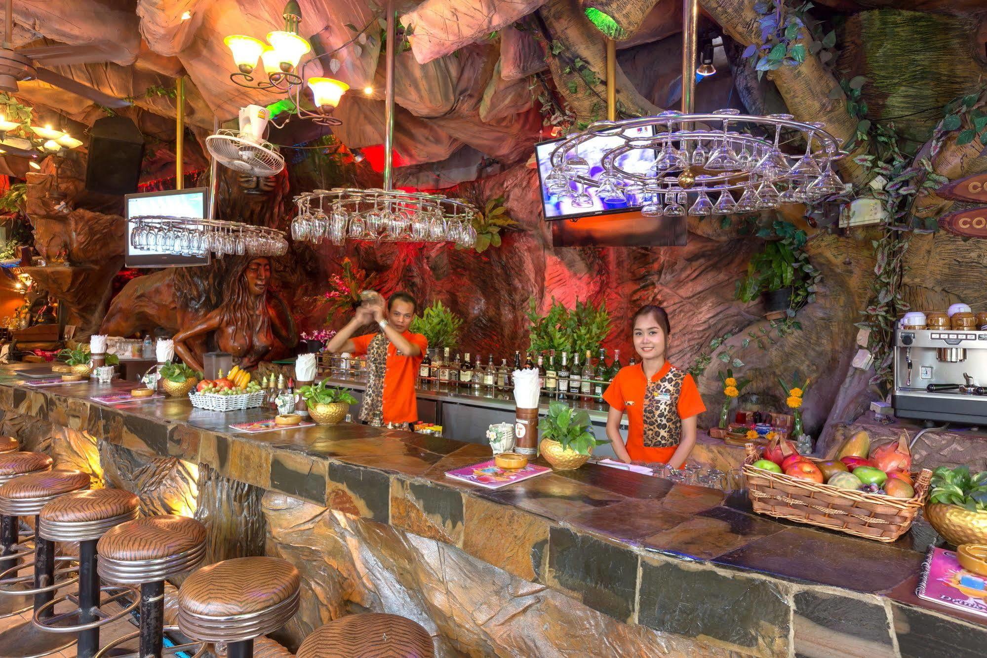 Tiger Inn Patong Exterior photo
